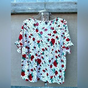 Floral shirt with cinched waist